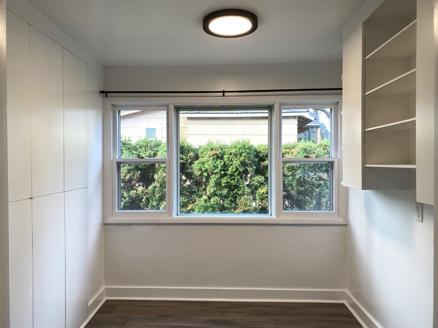 The Dalles House: 1222 E 8th St