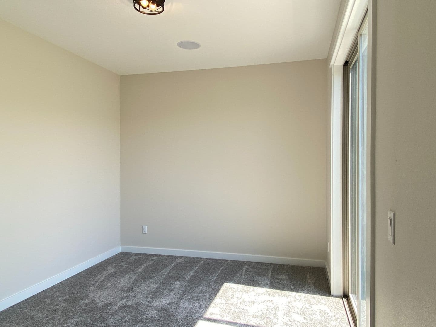 The Dalles House: 112 Southshore Ave