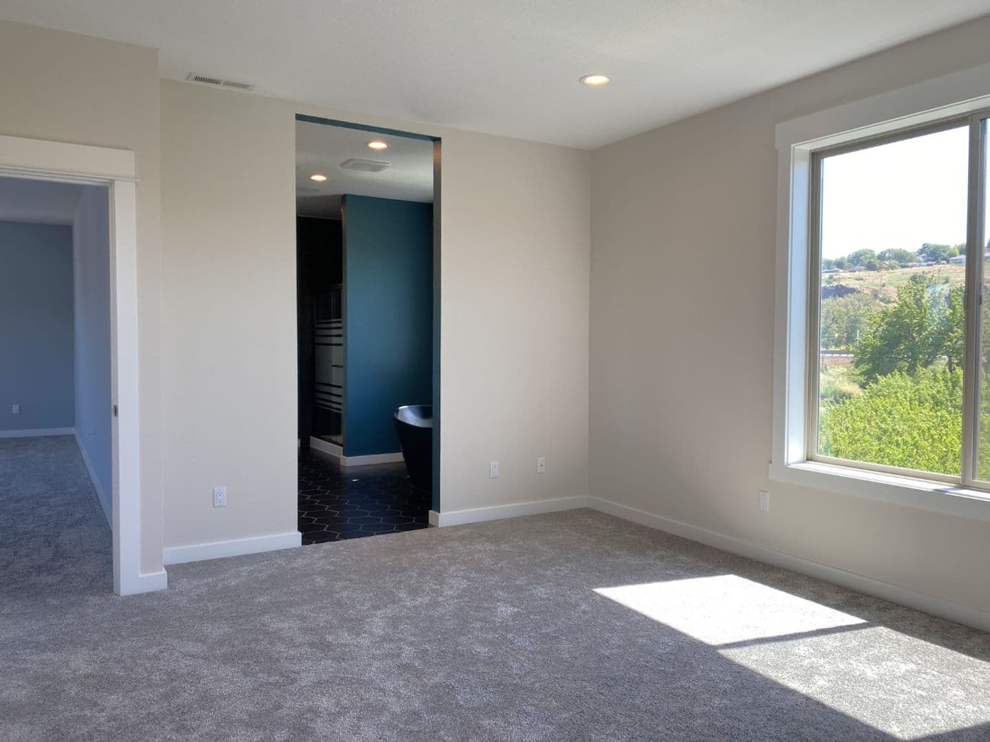 The Dalles House: 112 Southshore Ave