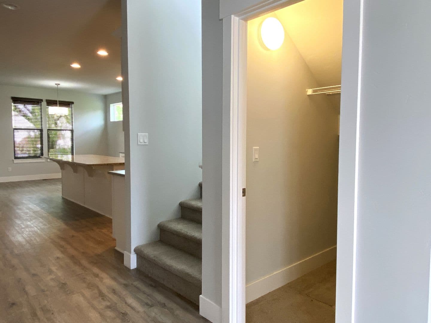 Hood River House: 1328 Wasco St.