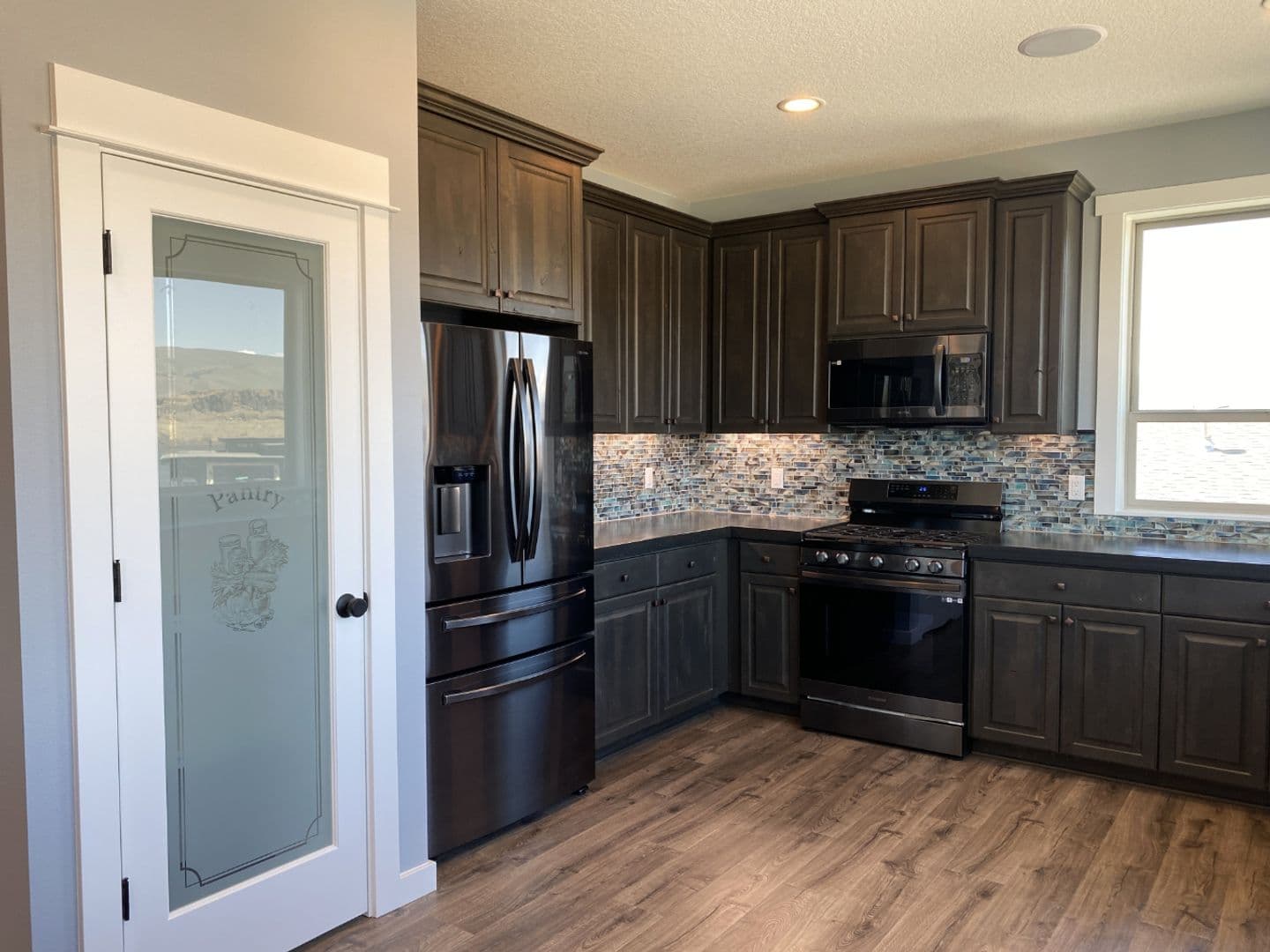 The Dalles House: 112 Southshore Ave