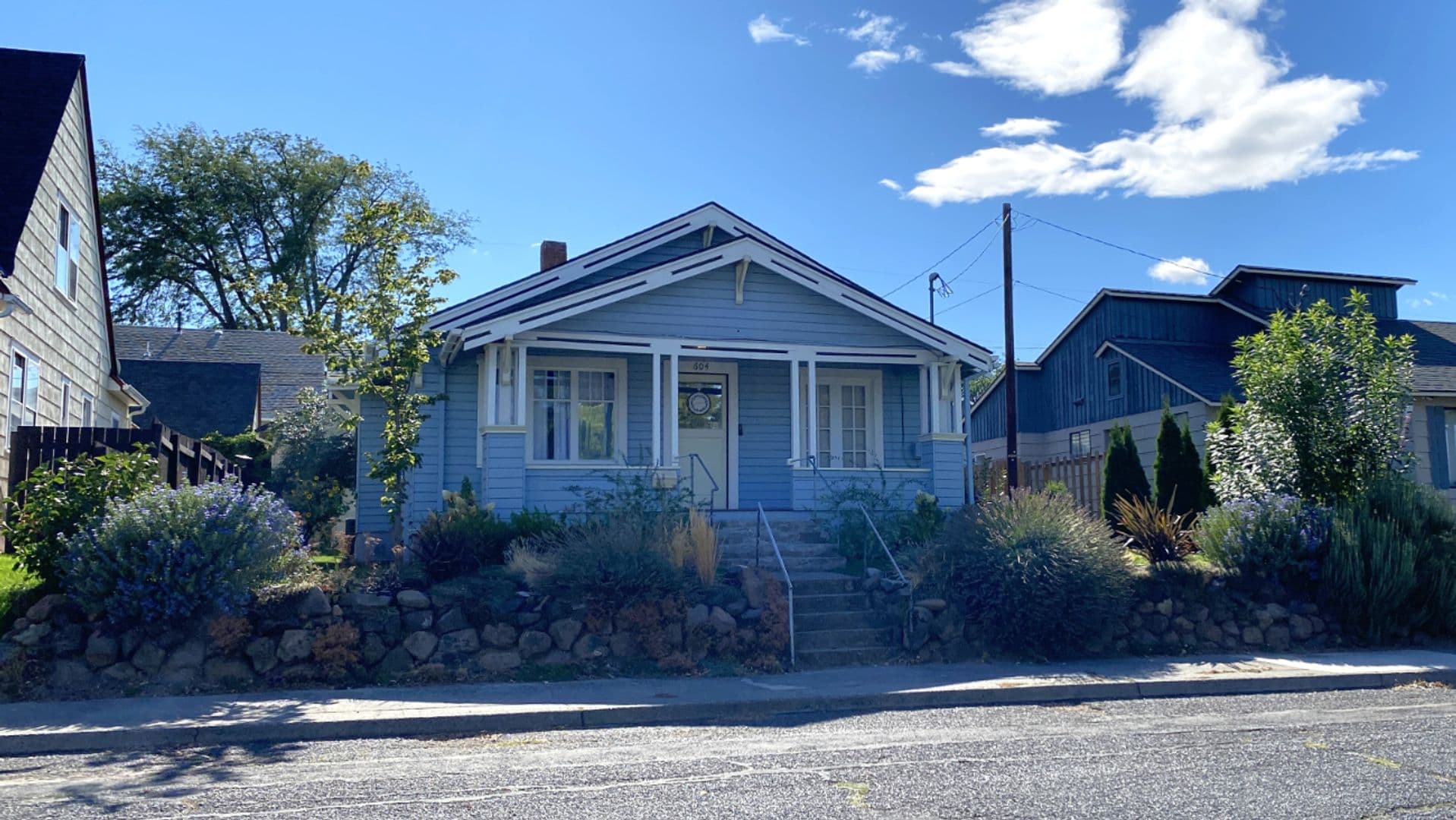 The Dalles House: 604 W 11th St