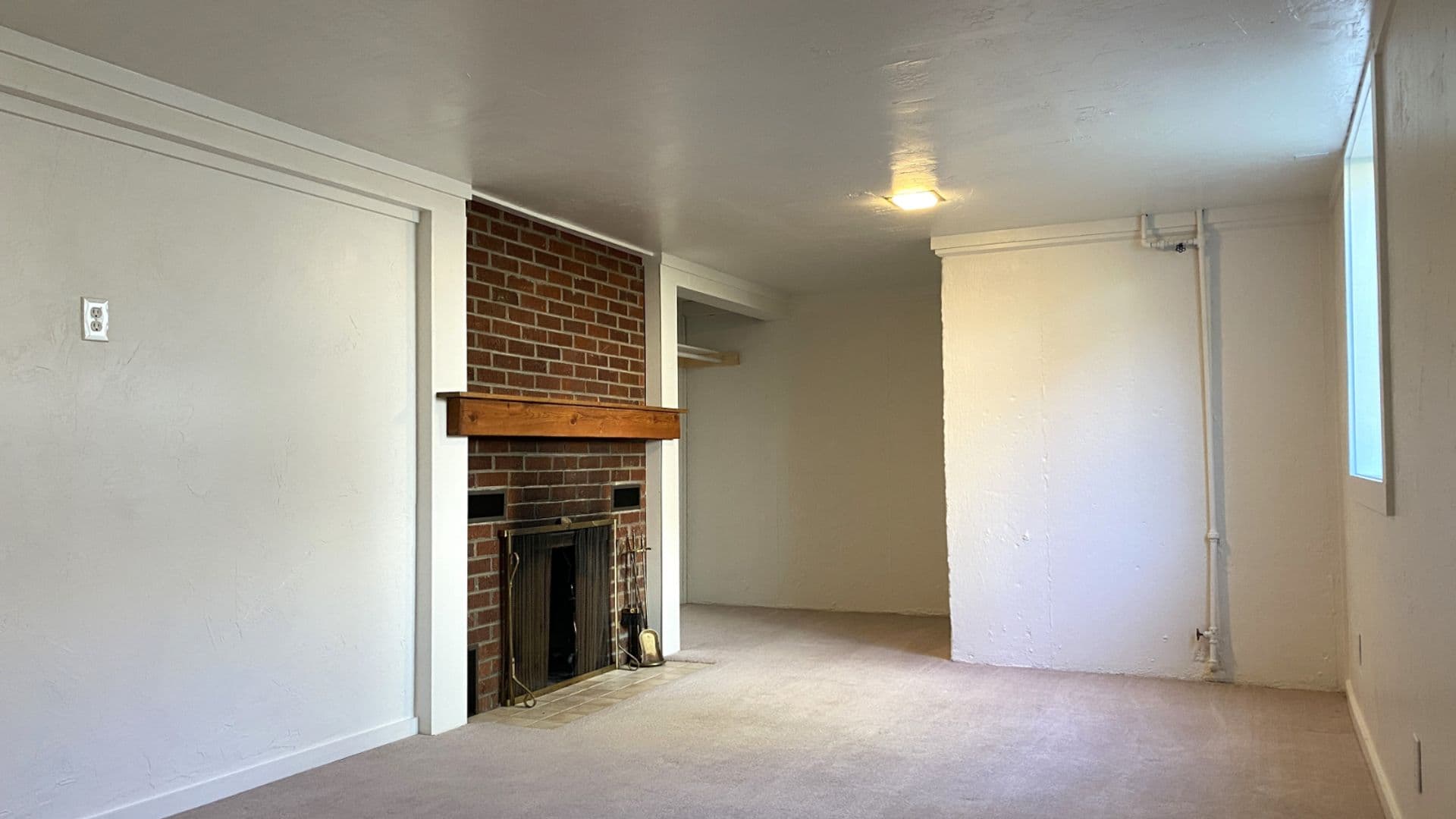 The Dalles House: 716 E 14th St