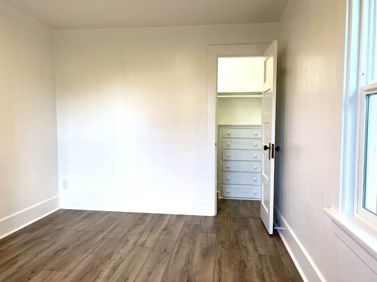 The Dalles House: 1222 E 8th St