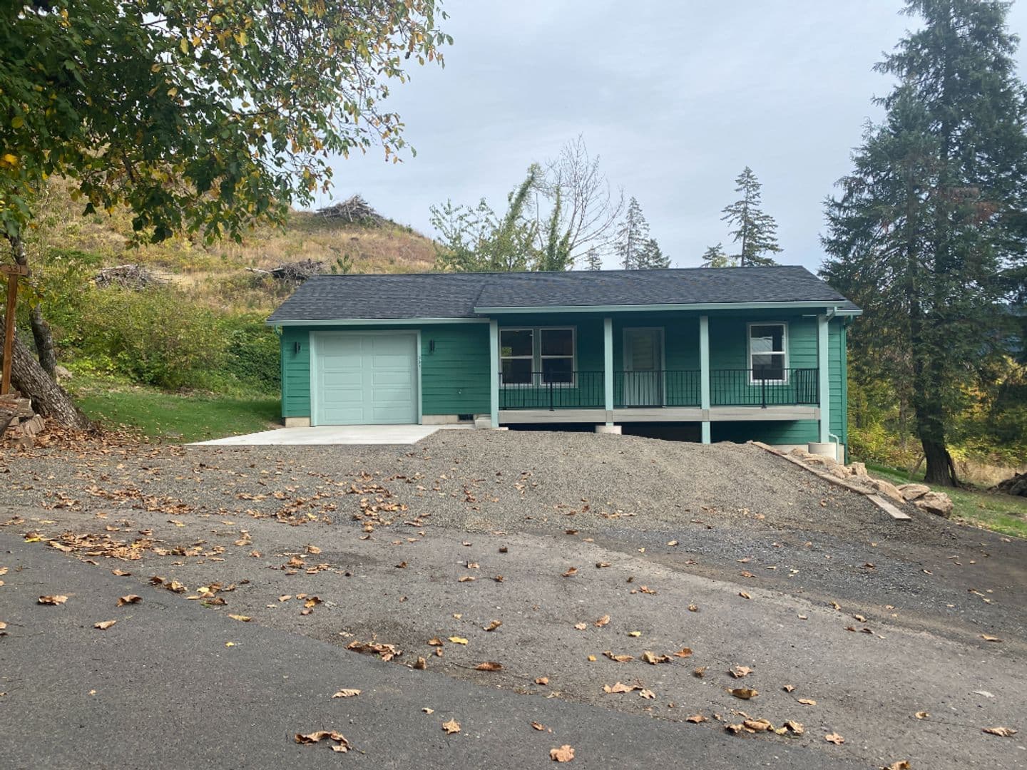Carson House: 331 Glur Rd