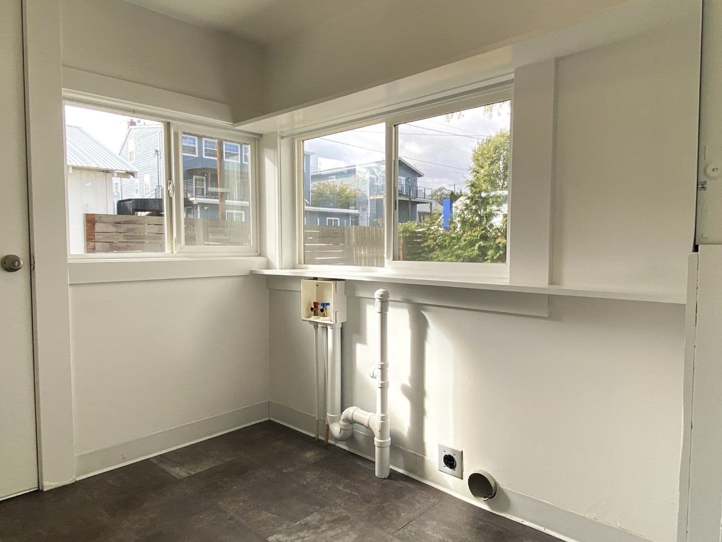 The Dalles House: 1222 E 8th St