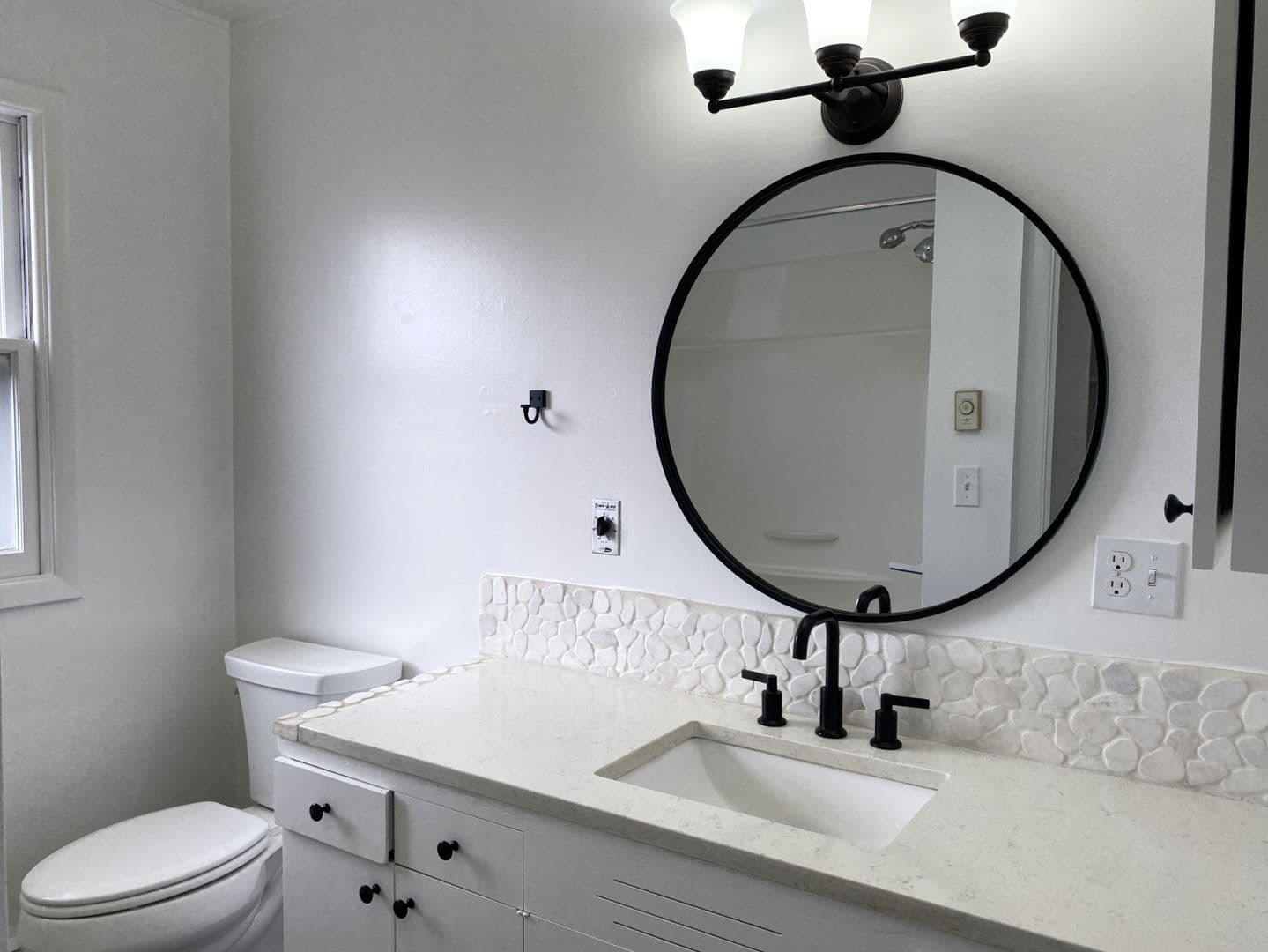 The Dalles House: 1222 E 8th St