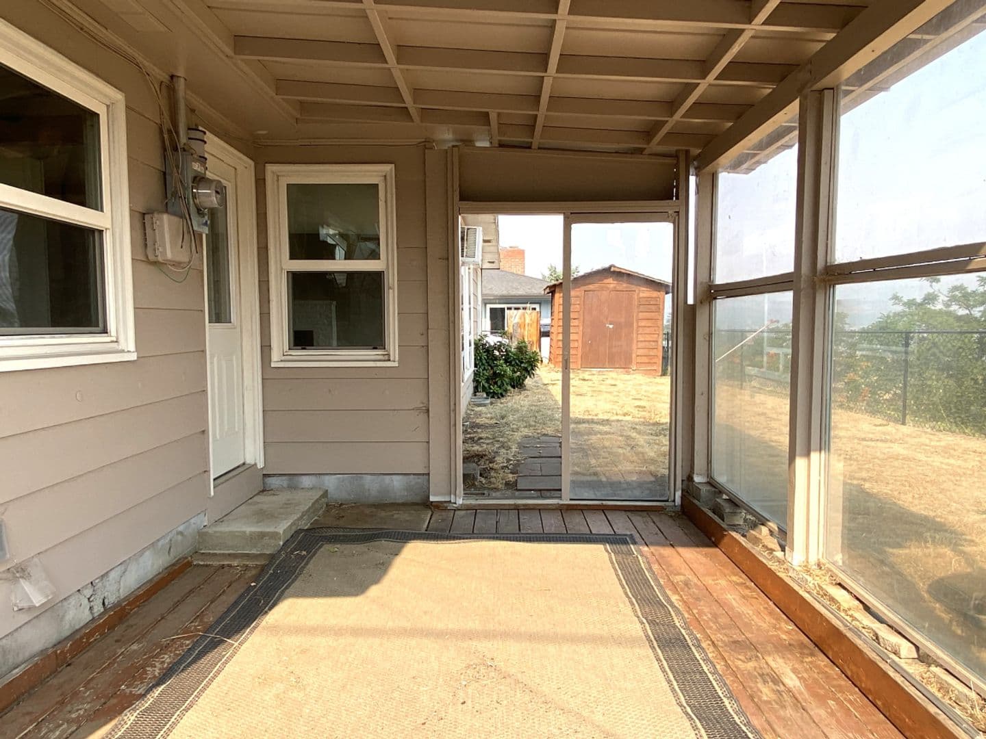 The Dalles House: 2207 E 10th St