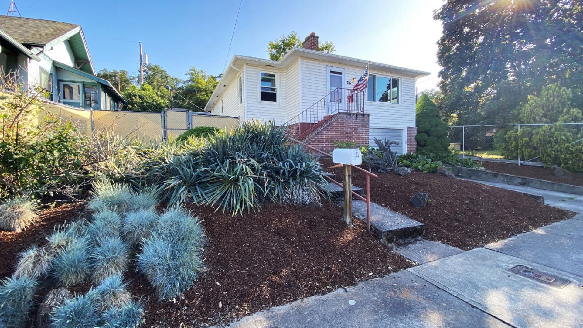 The Dalles House: 716 E 14th St