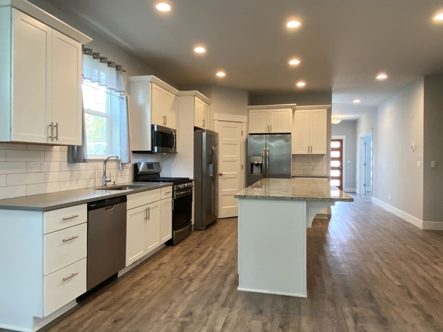 Hood River House: 1328 Wasco St.