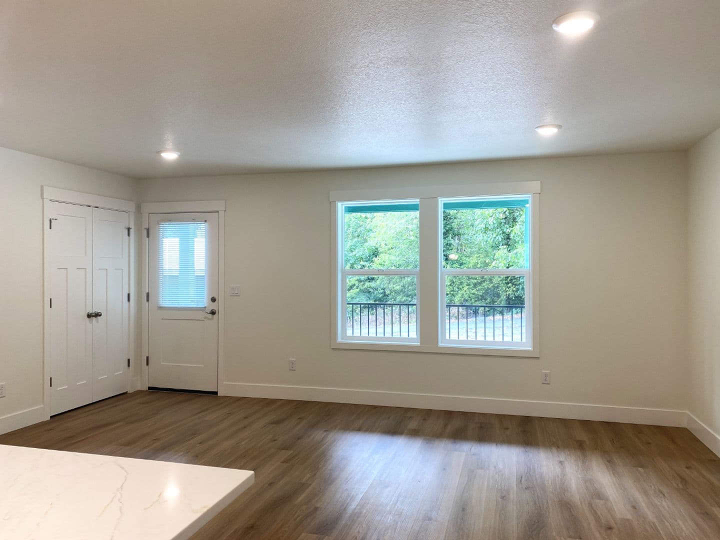 Carson House: 331 Glur Rd