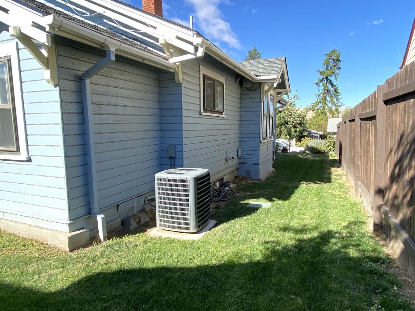 The Dalles House: 604 W 11th St