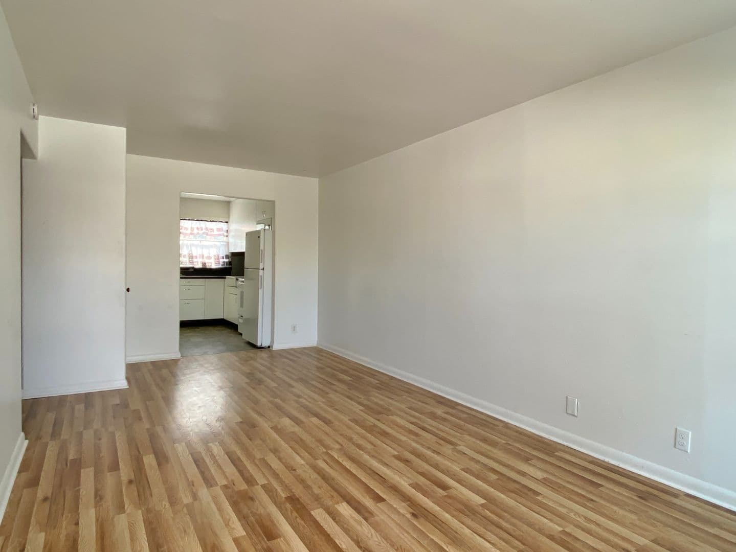 The Dalles Apartment: 906 Union St