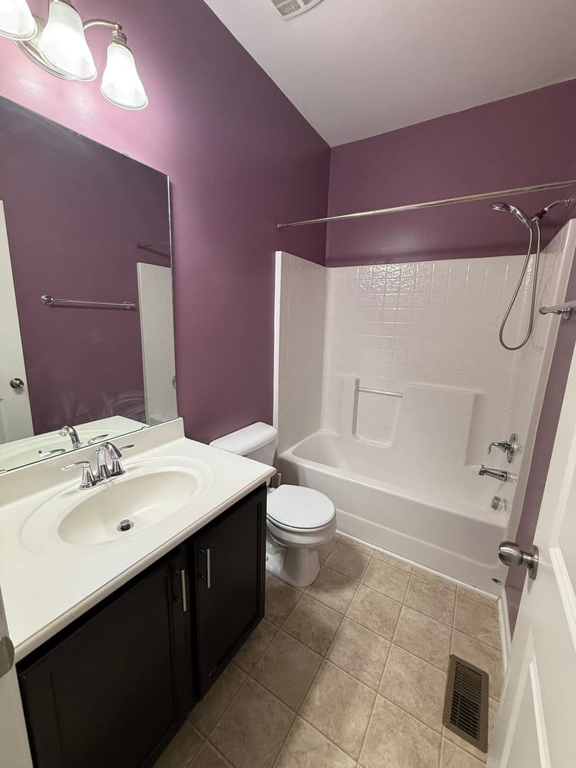 Durham House: 1052 Spacious Skies Lane