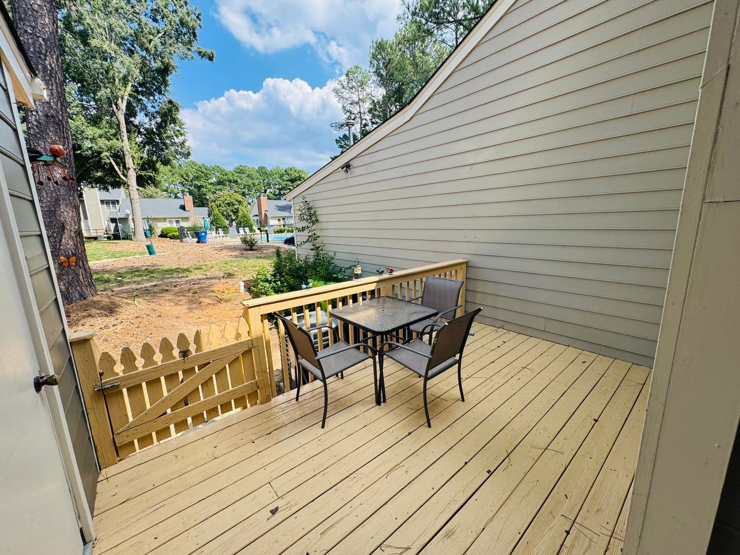 Raleigh House: 5612 Darrow Drive