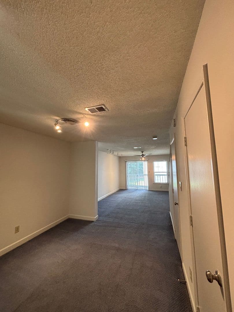 Raleigh House: 2516-204 Avent Ferry Rd