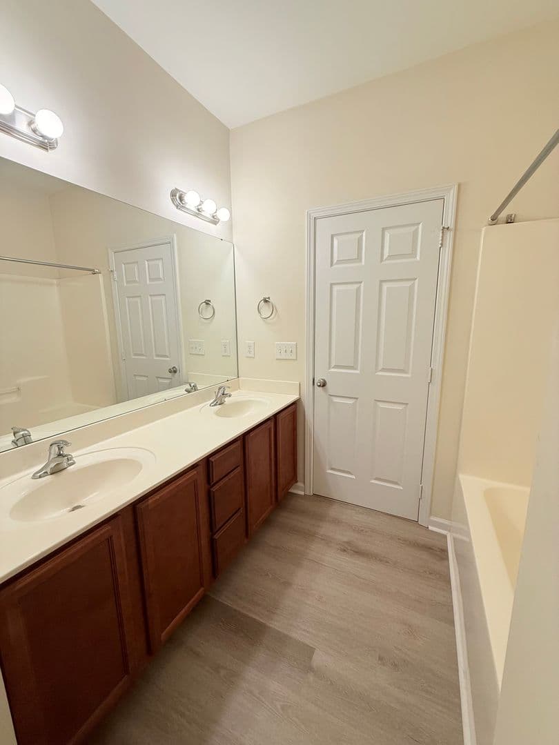 Cary Apartment: Maynard Summitt
