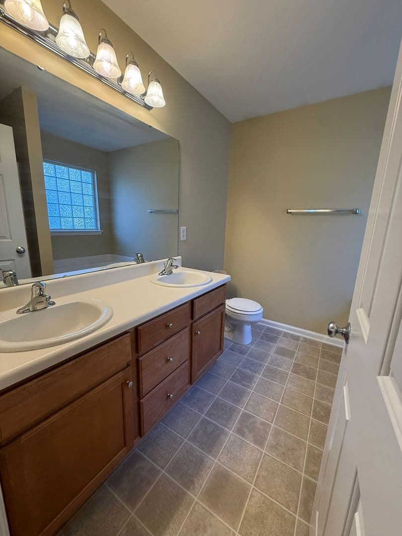 Fuquay Varina House: 1517 Essexwood Drive