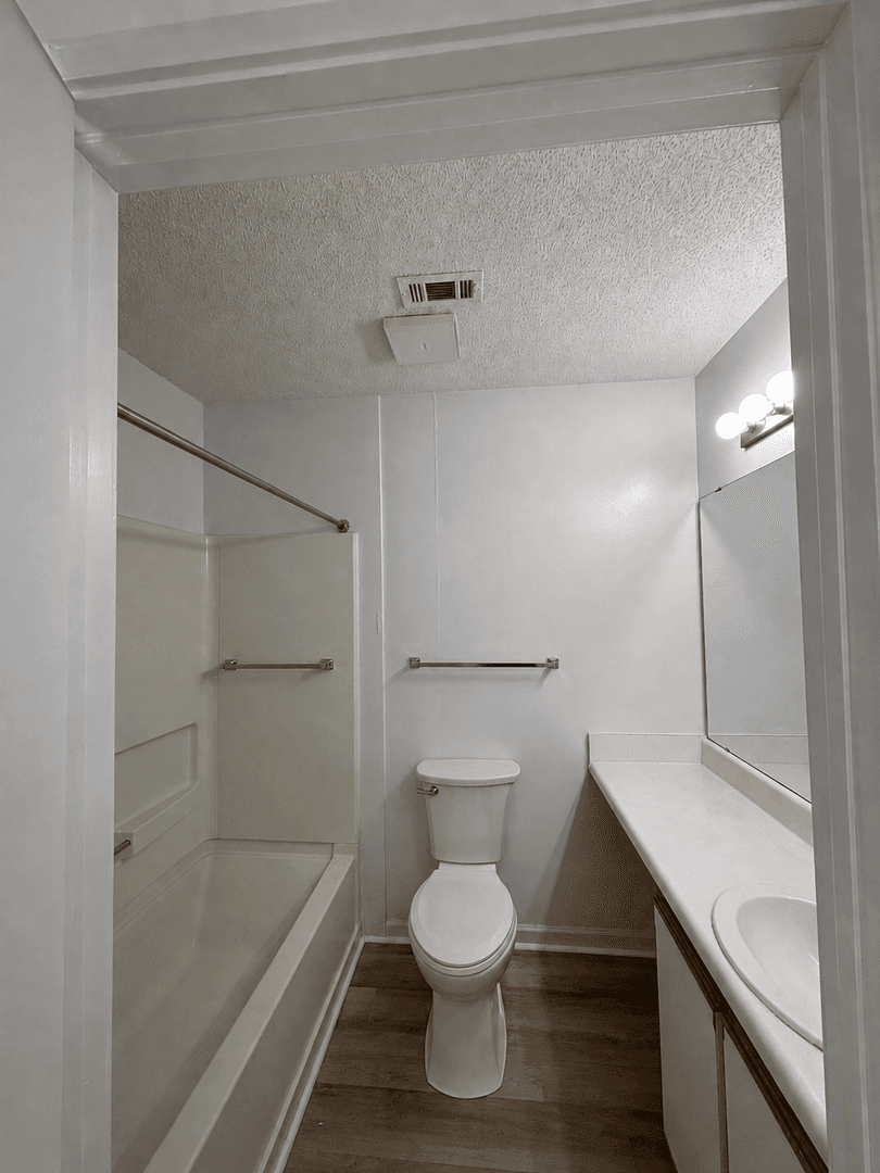 RALEIGH House: 1511-101 GRADUATE LN