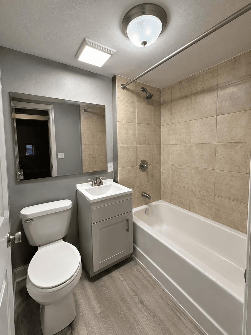 Durham Apartment: 1119-1 Gurley St