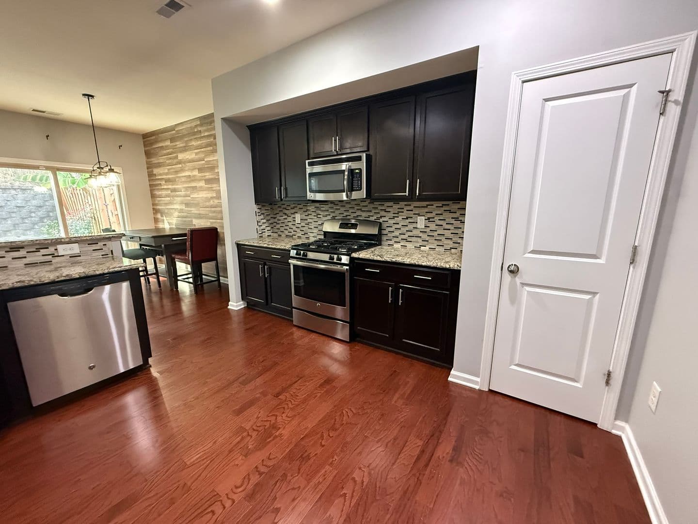 Durham House: 1052 Spacious Skies Lane