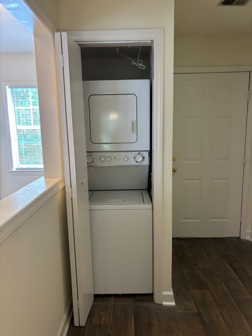 Raleigh Townhome: 2502-201 Avent Ferry Rd+