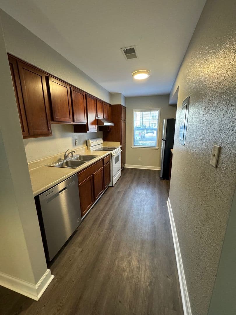 Raleigh House: 2500-102 Avent Ferry Rd