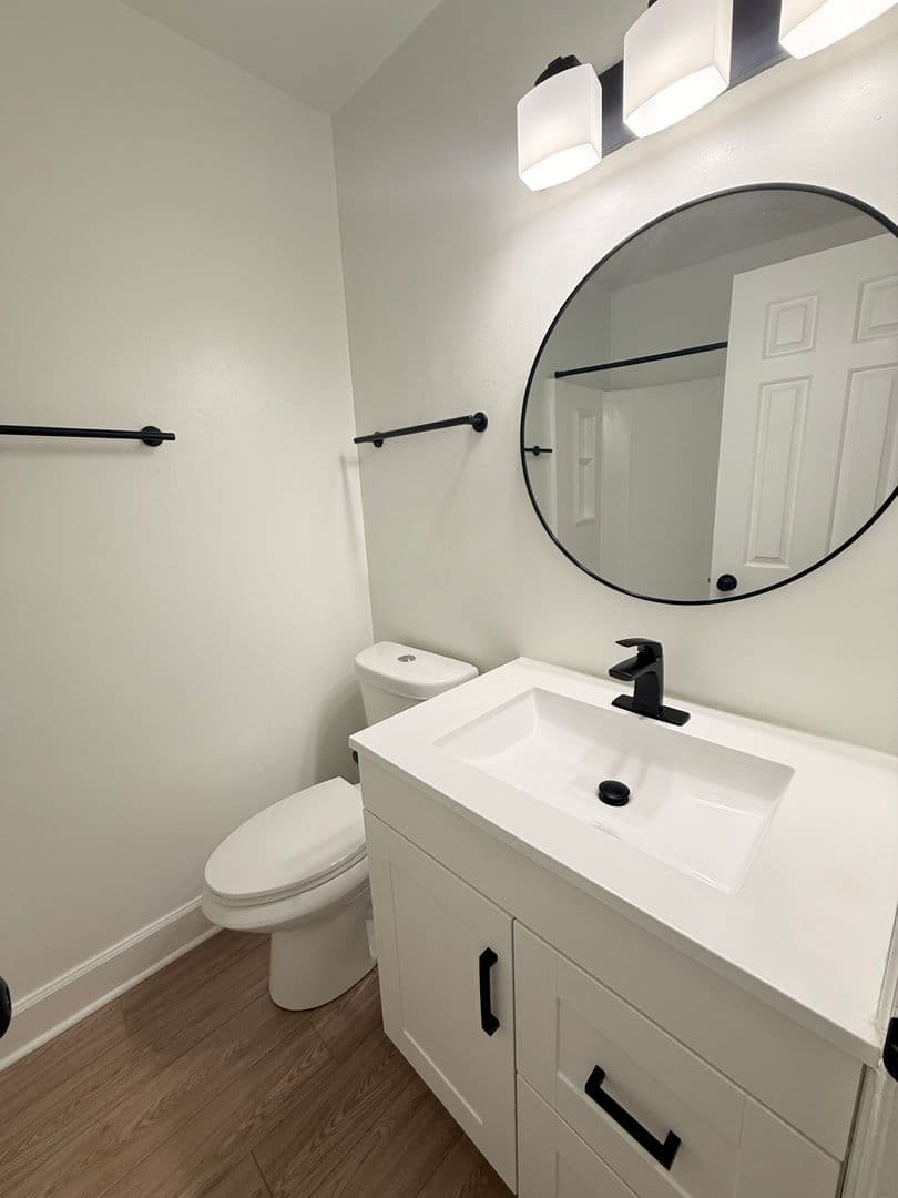 Wake Forest Apartment: 347 C  W Oak Ave