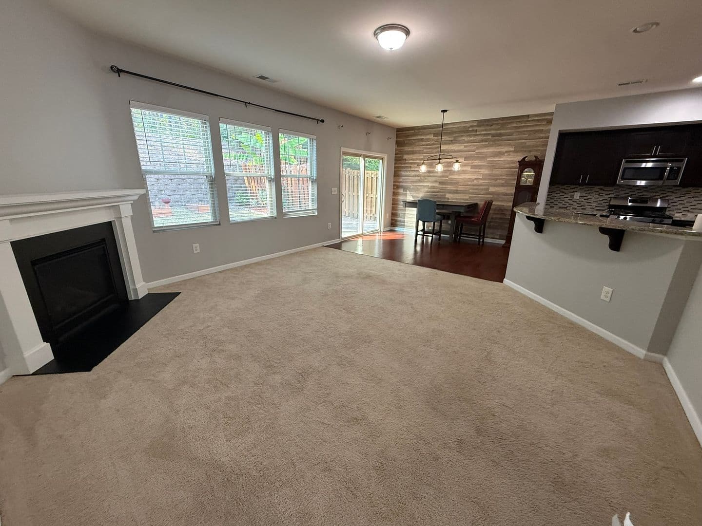 Durham House: 1052 Spacious Skies Lane