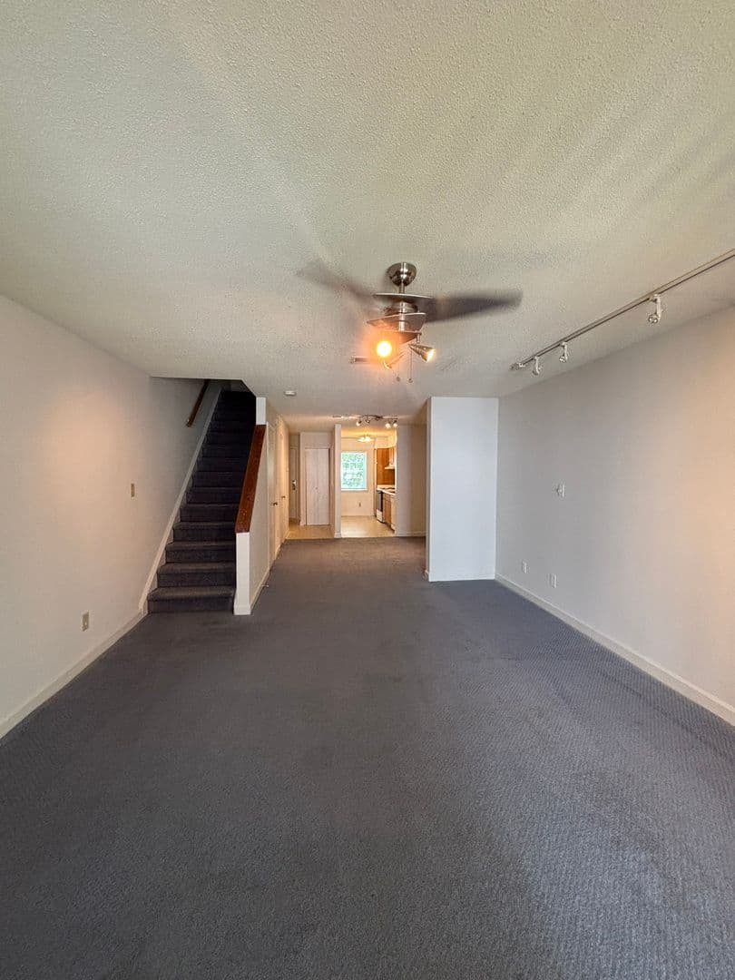 Raleigh House: 2516-204 Avent Ferry Rd