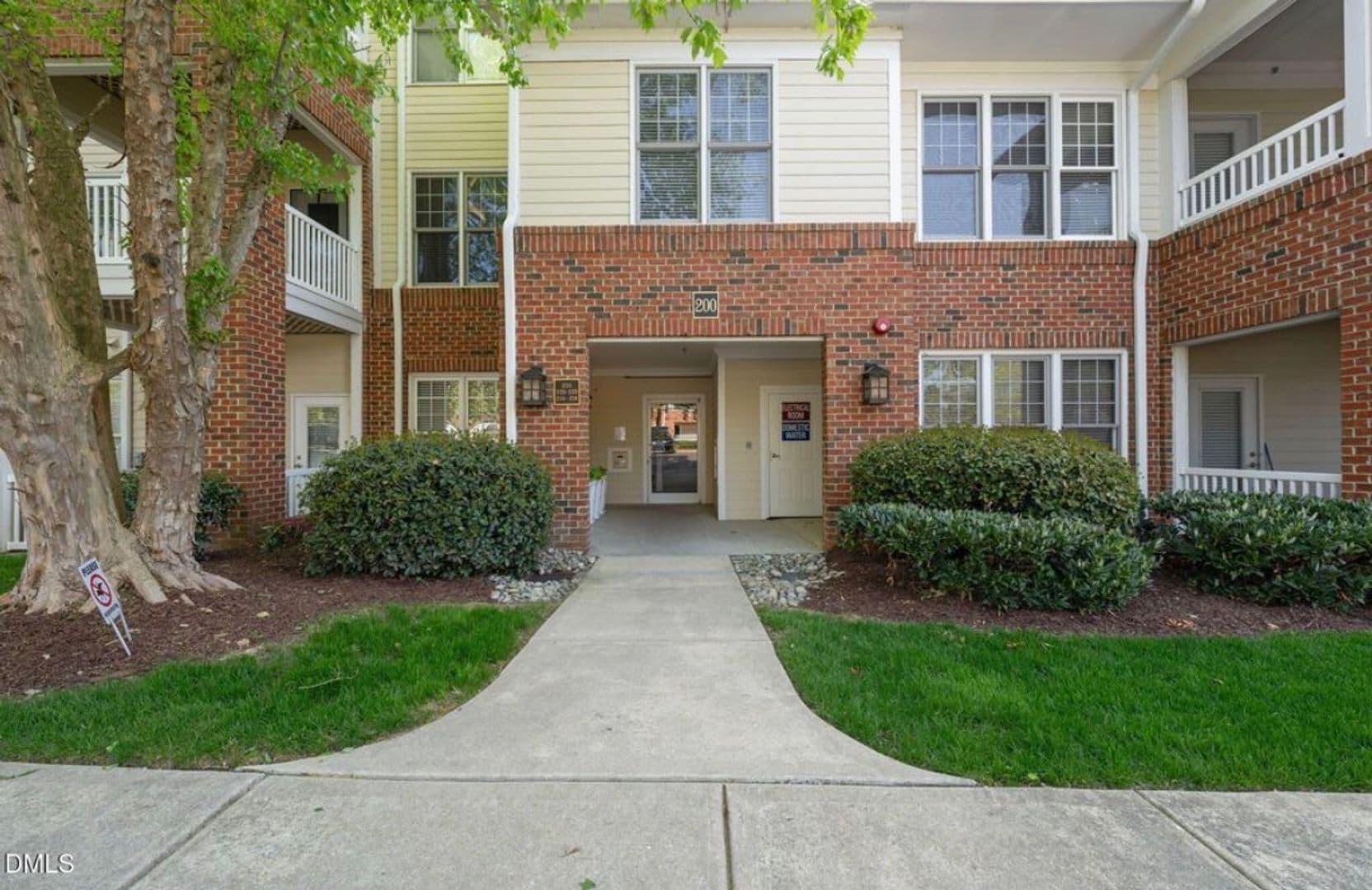 Cary Condo: 225 Waterford Lake Drive