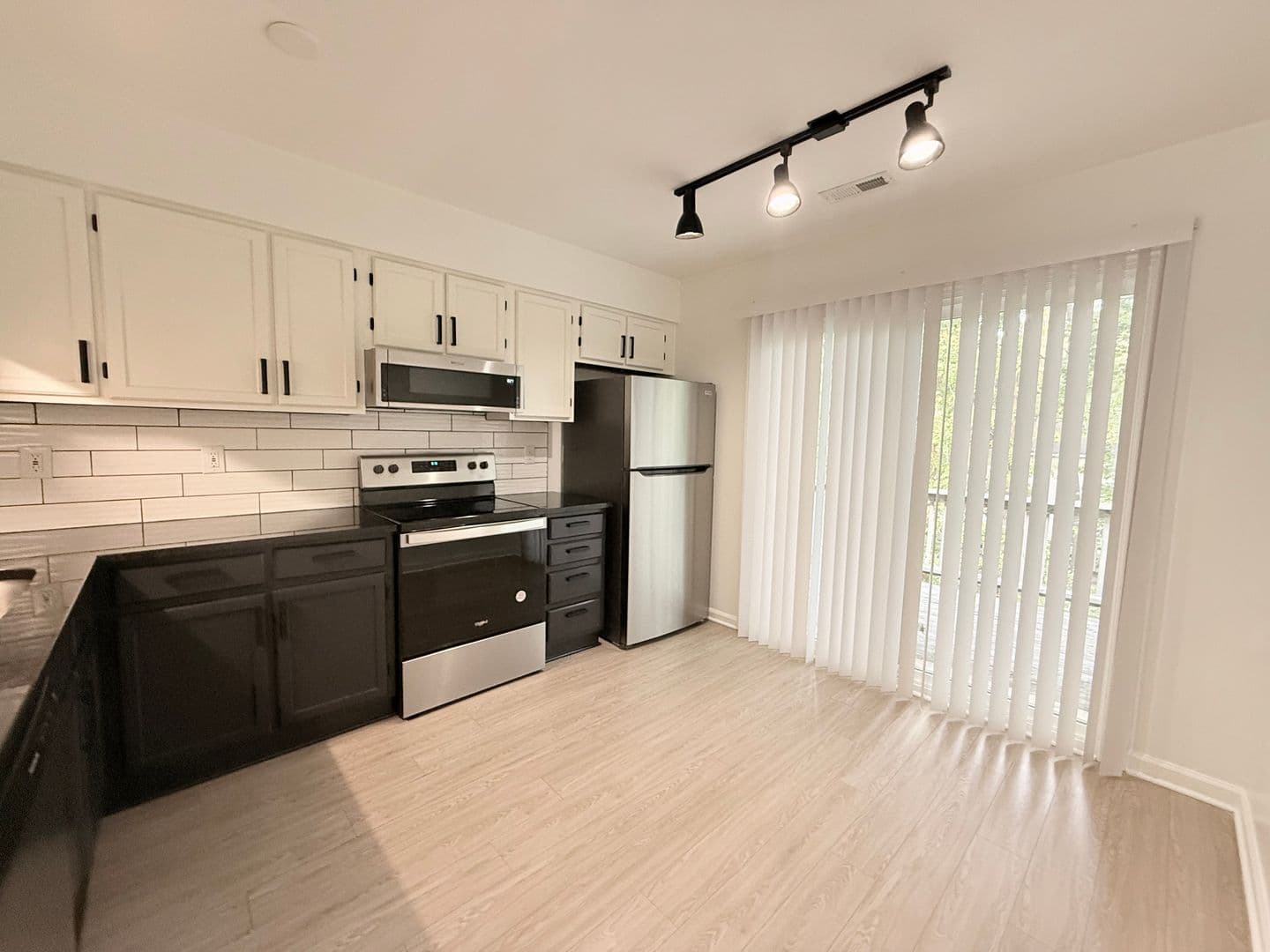 Wake Forest Apartment: 347 C  W Oak Ave
