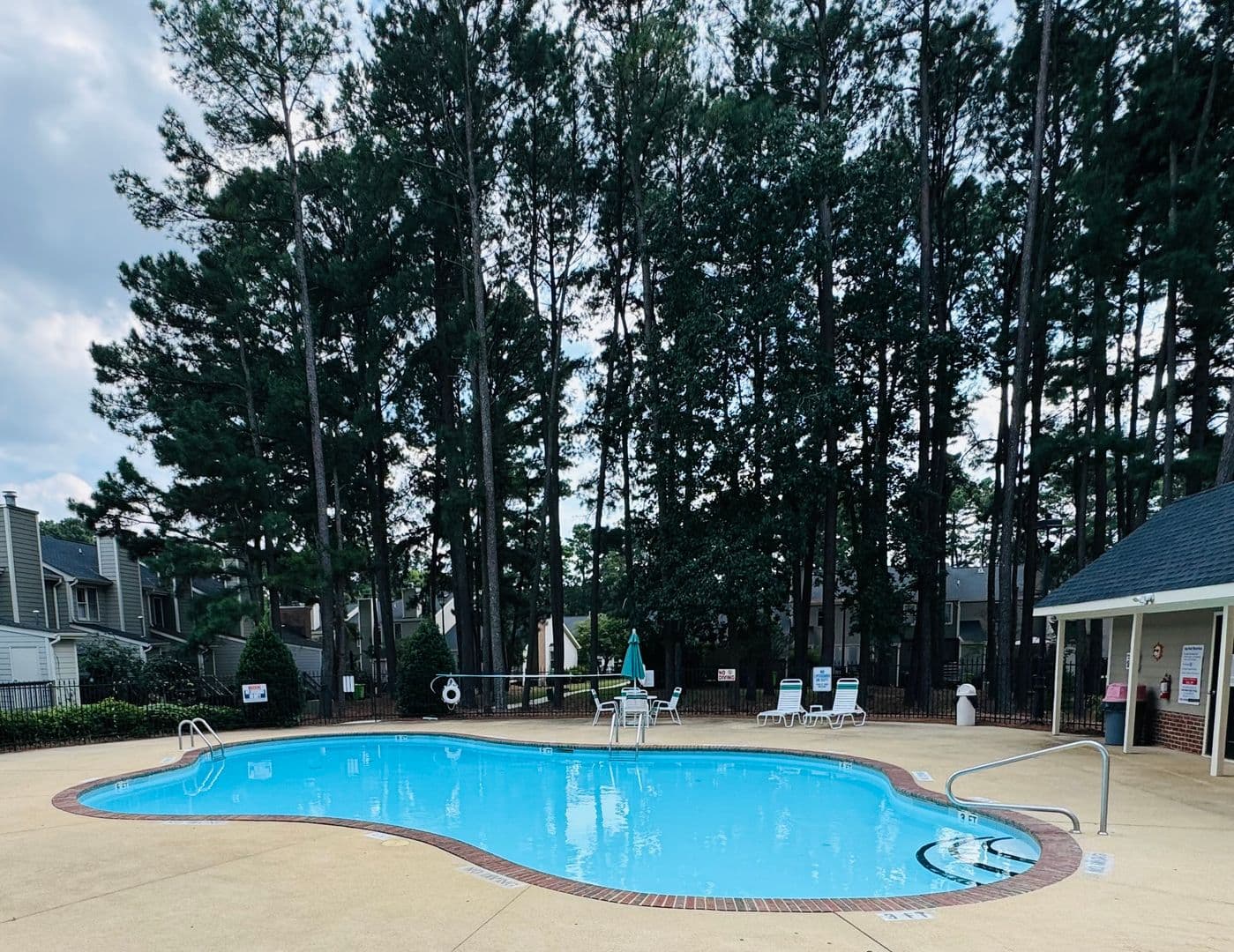 Raleigh House: 5612 Darrow Drive