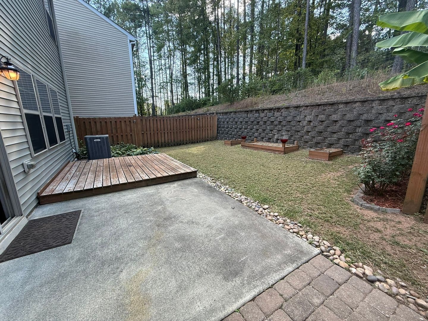 Durham House: 1052 Spacious Skies Lane