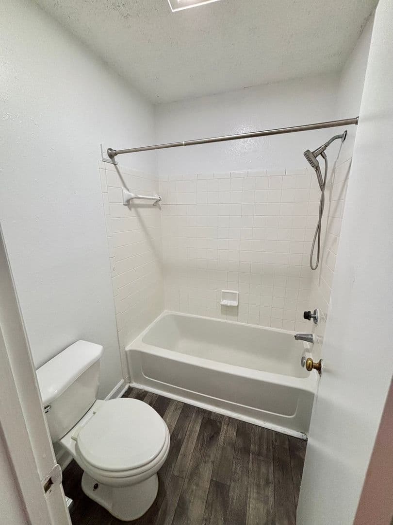 Raleigh House: 2520 Avent Ferry Rd Unit 202 - 202