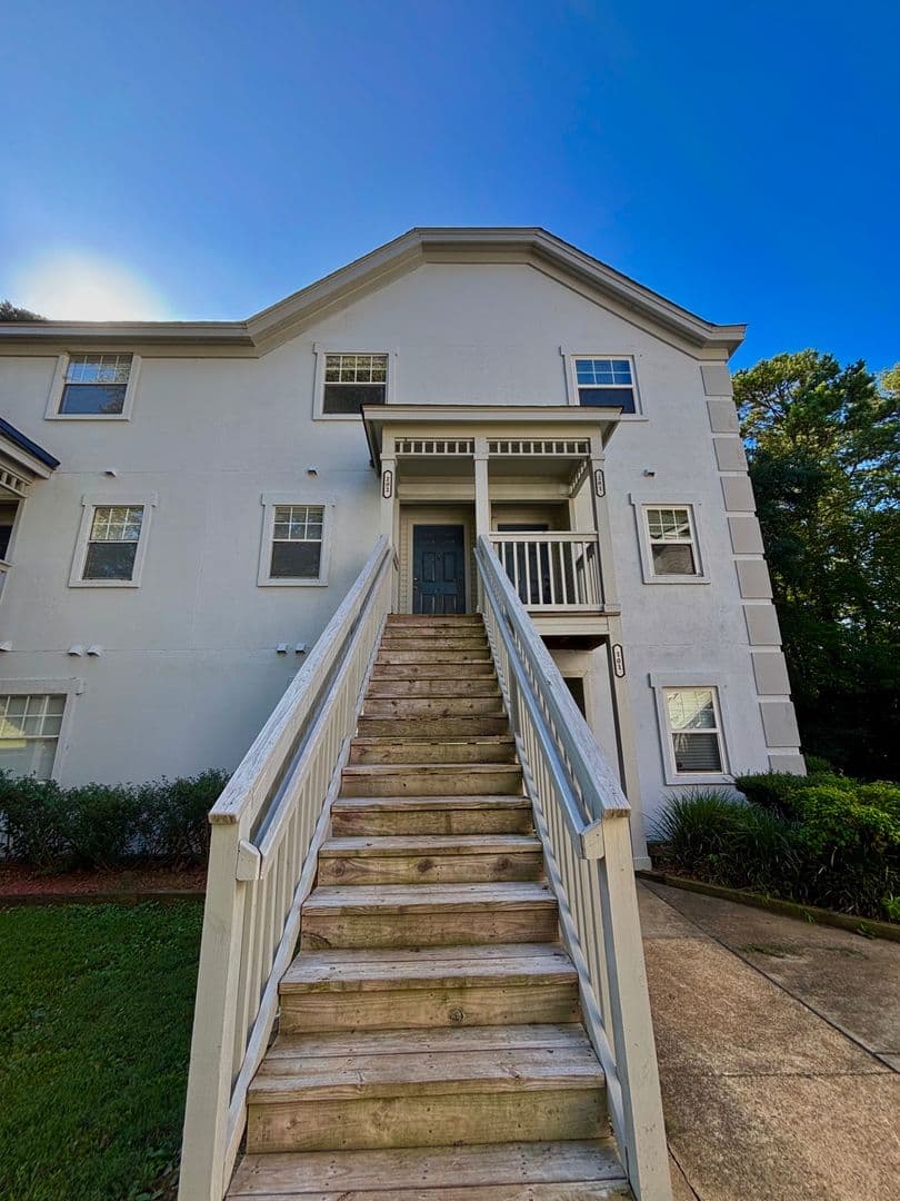 Raleigh House: 2520 Avent Ferry Rd Unit 202 - 202
