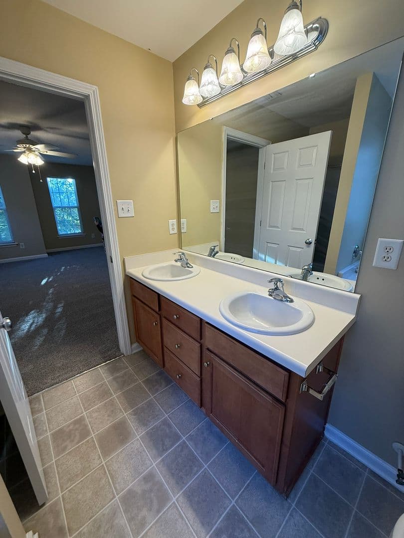 Fuquay Varina House: 1517 Essexwood Drive