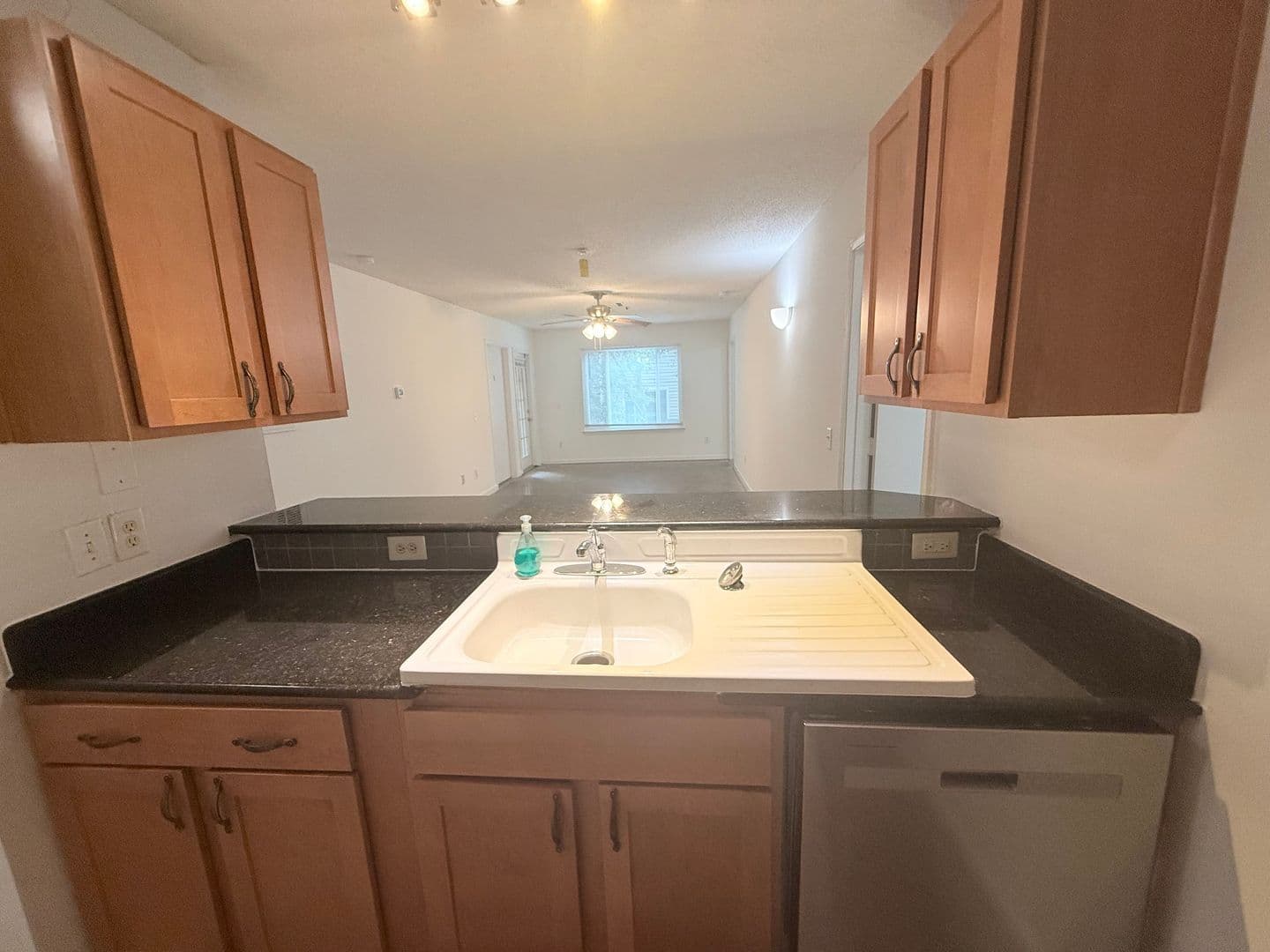 RALEIGH House: 1511-102 GRADUATE LN