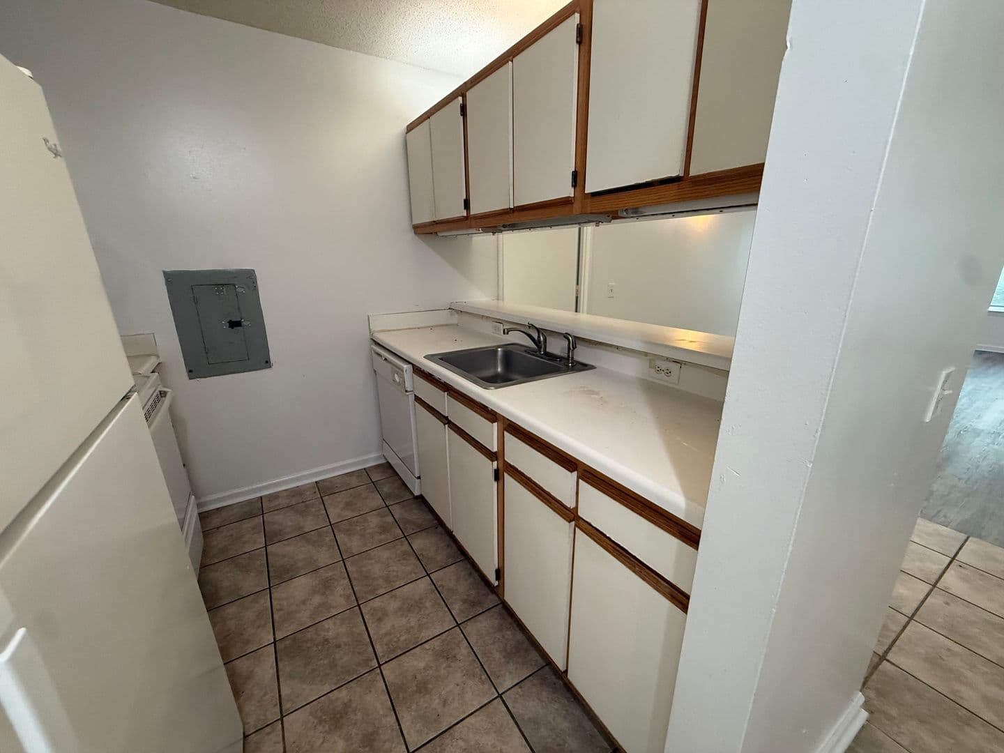 RALEIGH House: 1521-104 GRADUATE LN
