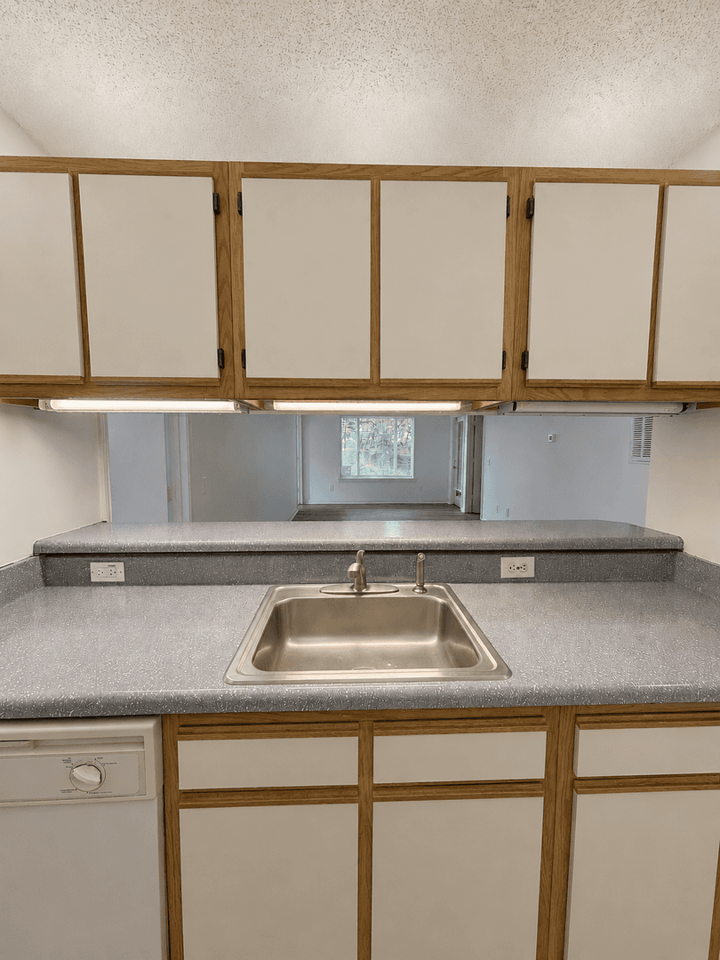 RALEIGH House: 1511-101 GRADUATE LN