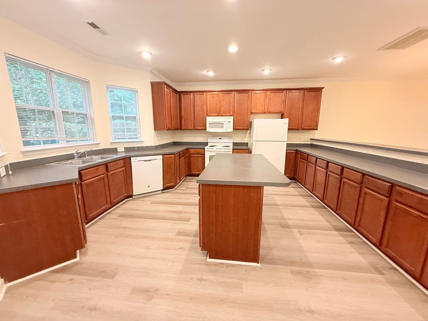 Cary Apartment: Maynard Summitt