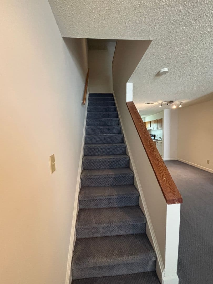 Raleigh House: 2516-204 Avent Ferry Rd