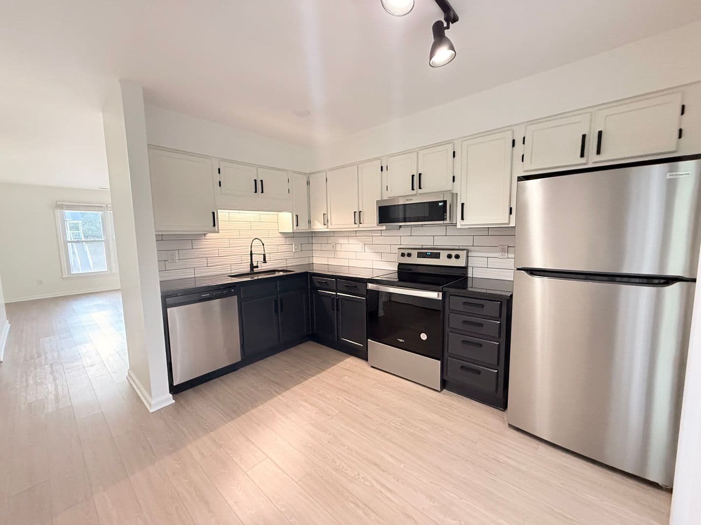 Wake Forest Apartment: 347 C  W Oak Ave