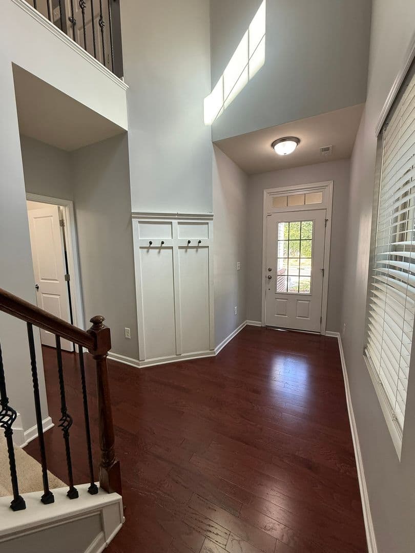 Durham House: 1052 Spacious Skies Lane