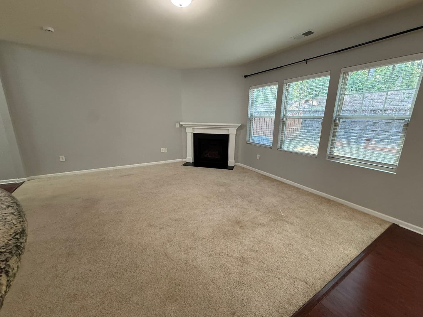 Durham House: 1052 Spacious Skies Lane