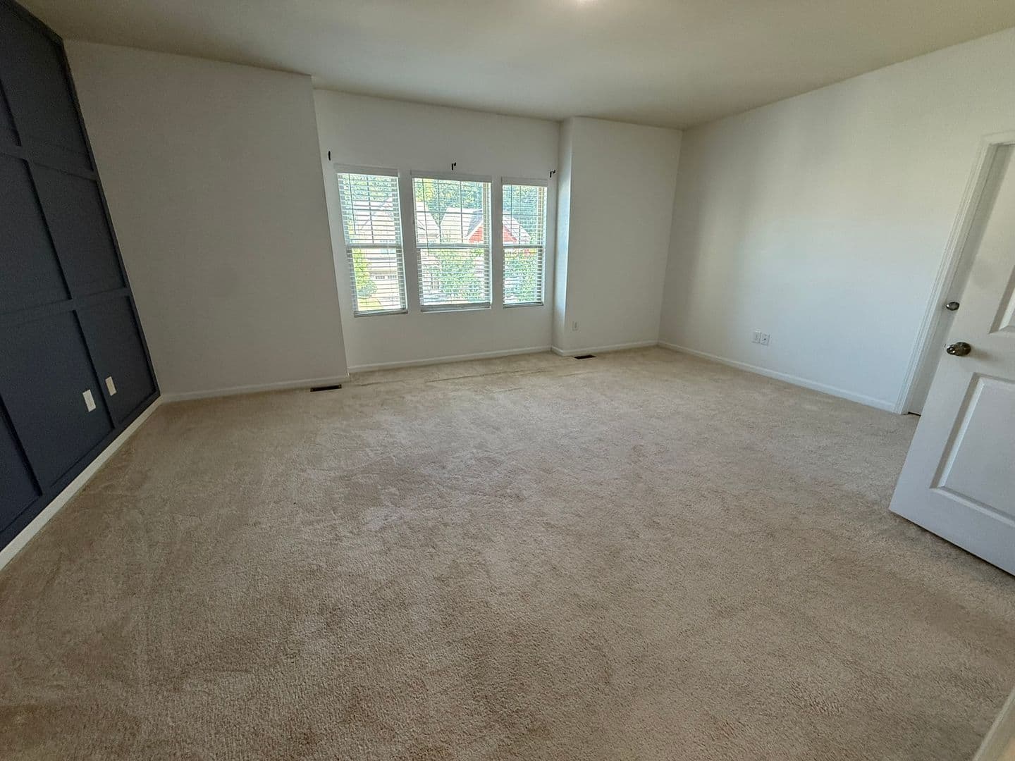 Durham House: 1052 Spacious Skies Lane