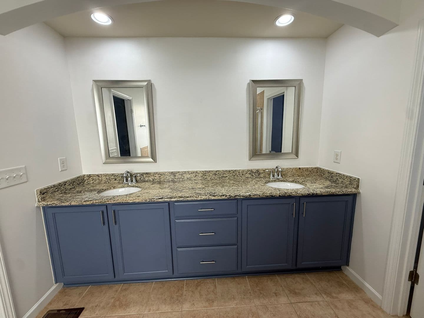 Durham House: 1052 Spacious Skies Lane