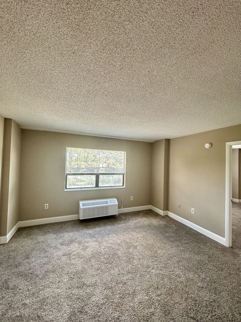 Raleigh Condo: 4700 Westgrove Street 516