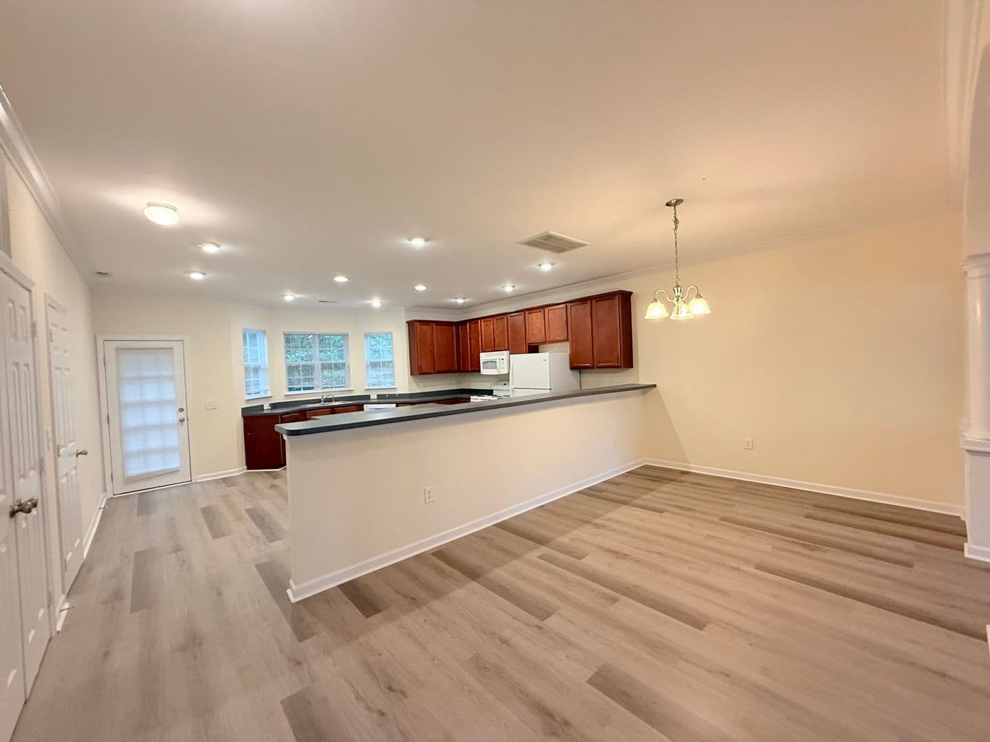 Cary Apartment: Maynard Summitt