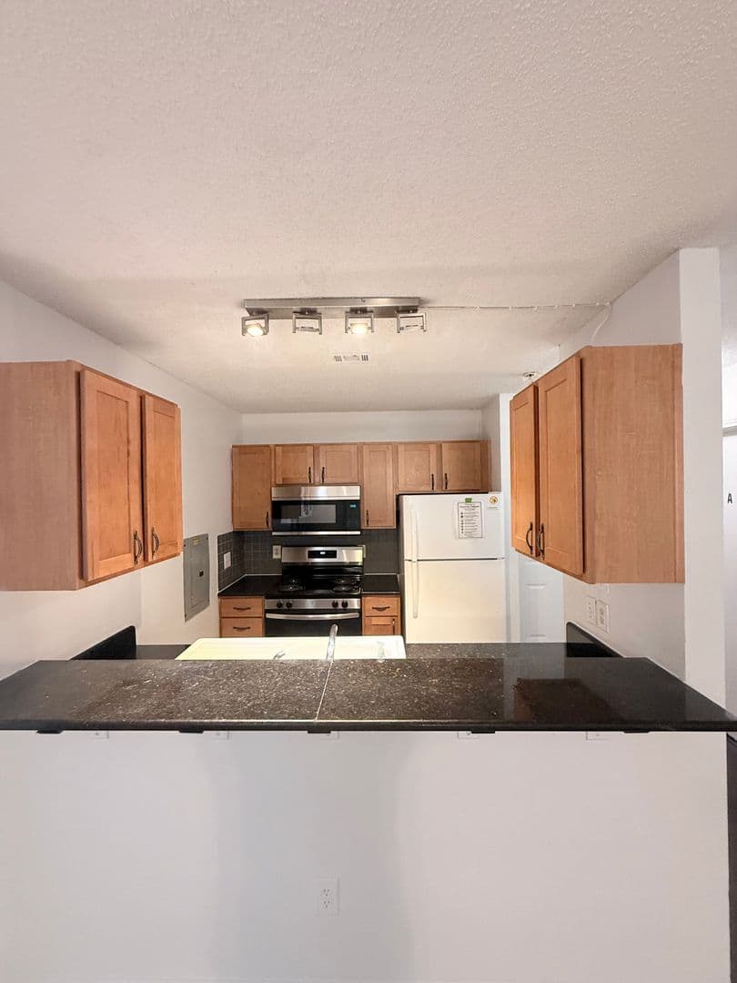 RALEIGH House: 1511-102 GRADUATE LN